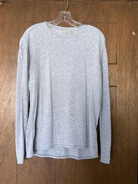 Zella Size Small Long Sleeve Crewneck Shirt - Light Gray